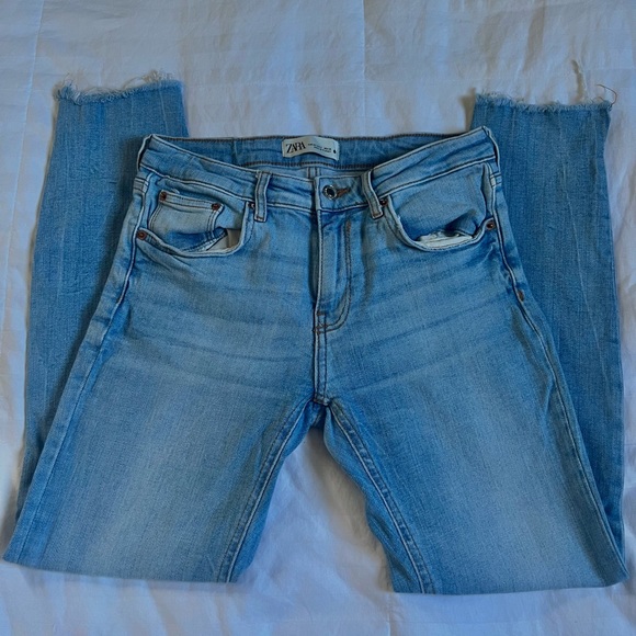 Zara Skinny Jeans in a size 8 - Picture 1 of 3